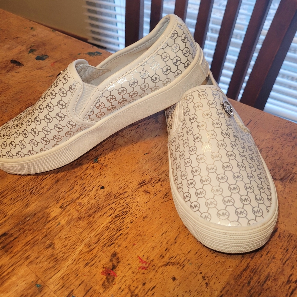 Michael Kors girls shoes size 1, white